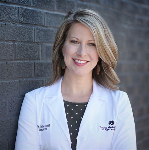 local dermatologists doctors.